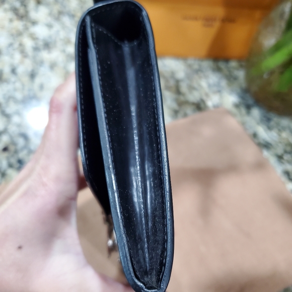 Pre-love own  Louis Vuitton pochette handbag. - Picture 6 of 16